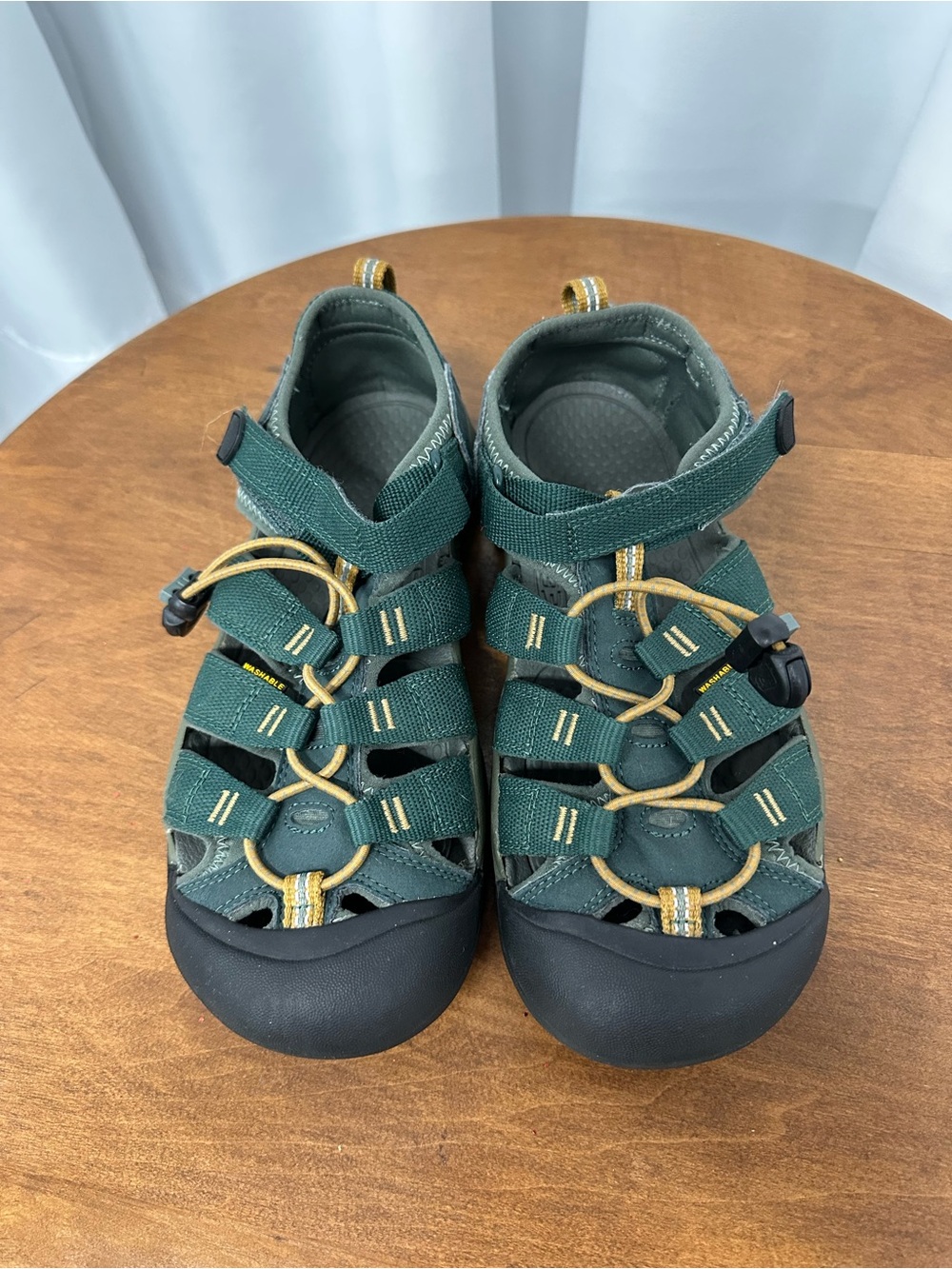 Keen Newport H2 Kids size 5 37 water Sandals in Dark Green hybrid trail